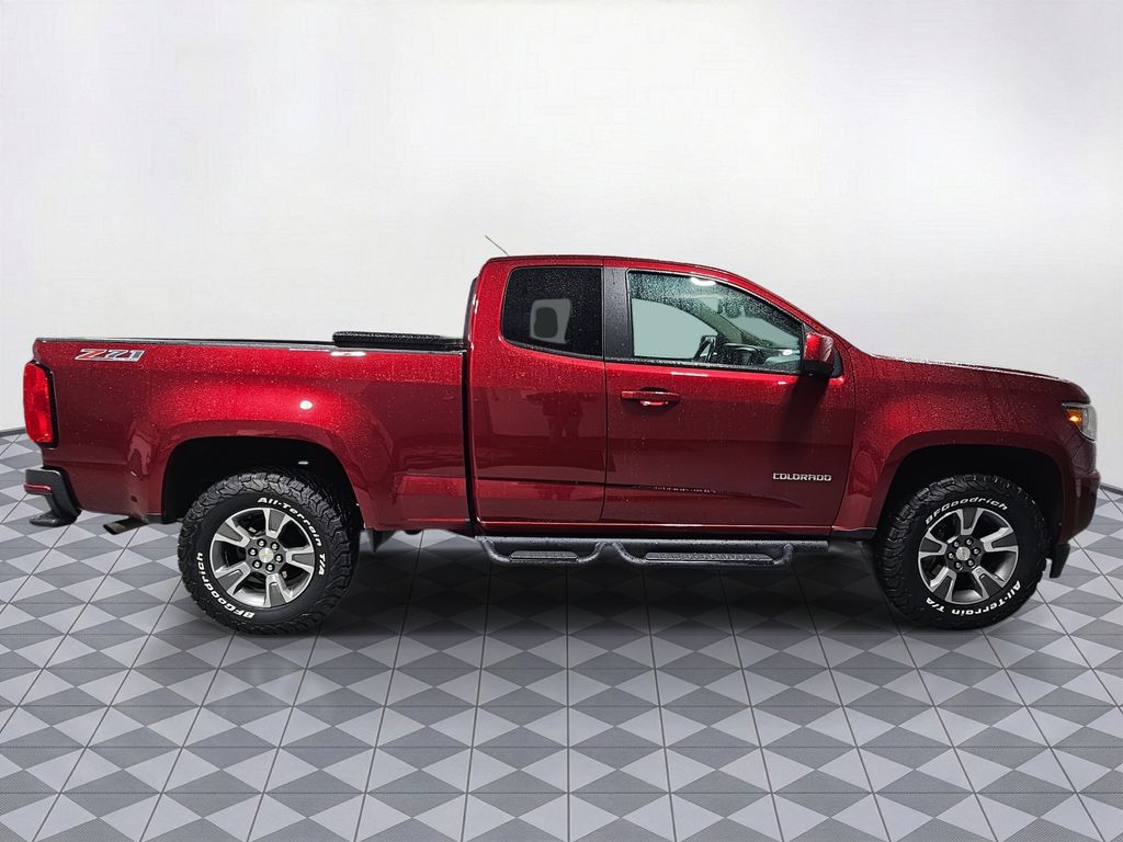 Used 2018 Red Chevrolet Z71 image 11