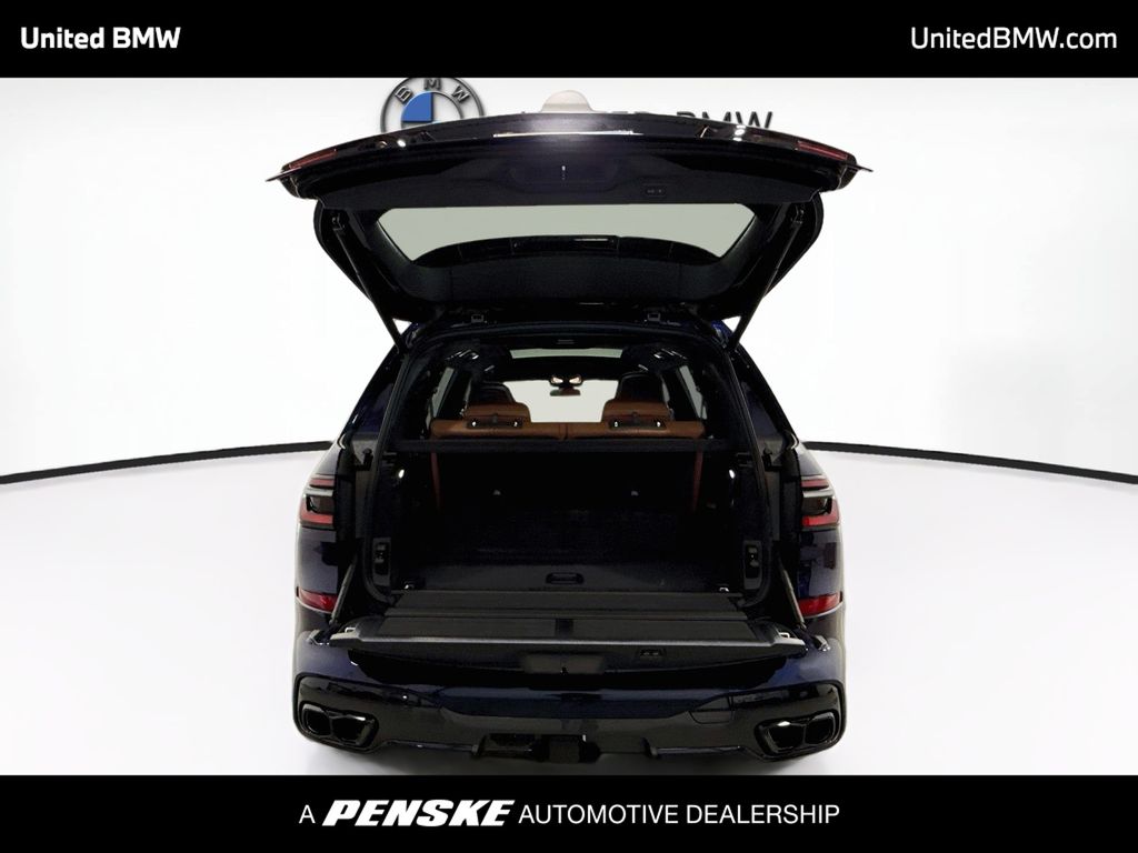 Thumbnail: 2027 BMW X7 - 22