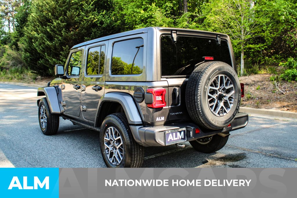 Used 2025 Gray Jeep Sahara image 5