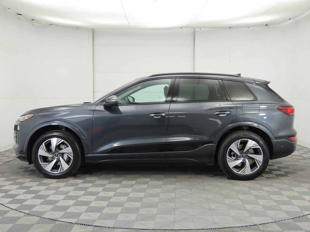 Thumbnail: 2025 Audi Q6 e-tron - 8
