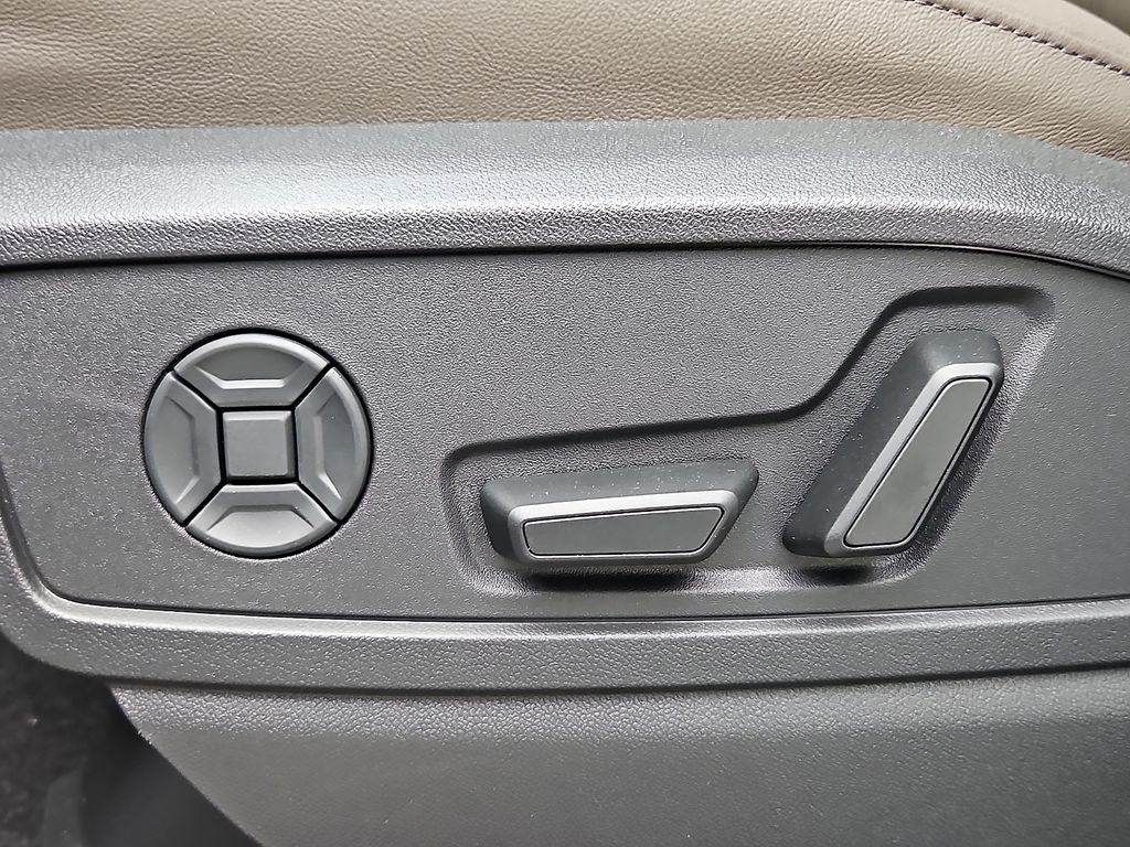 Thumbnail: 2026 Audi Q5 - 16