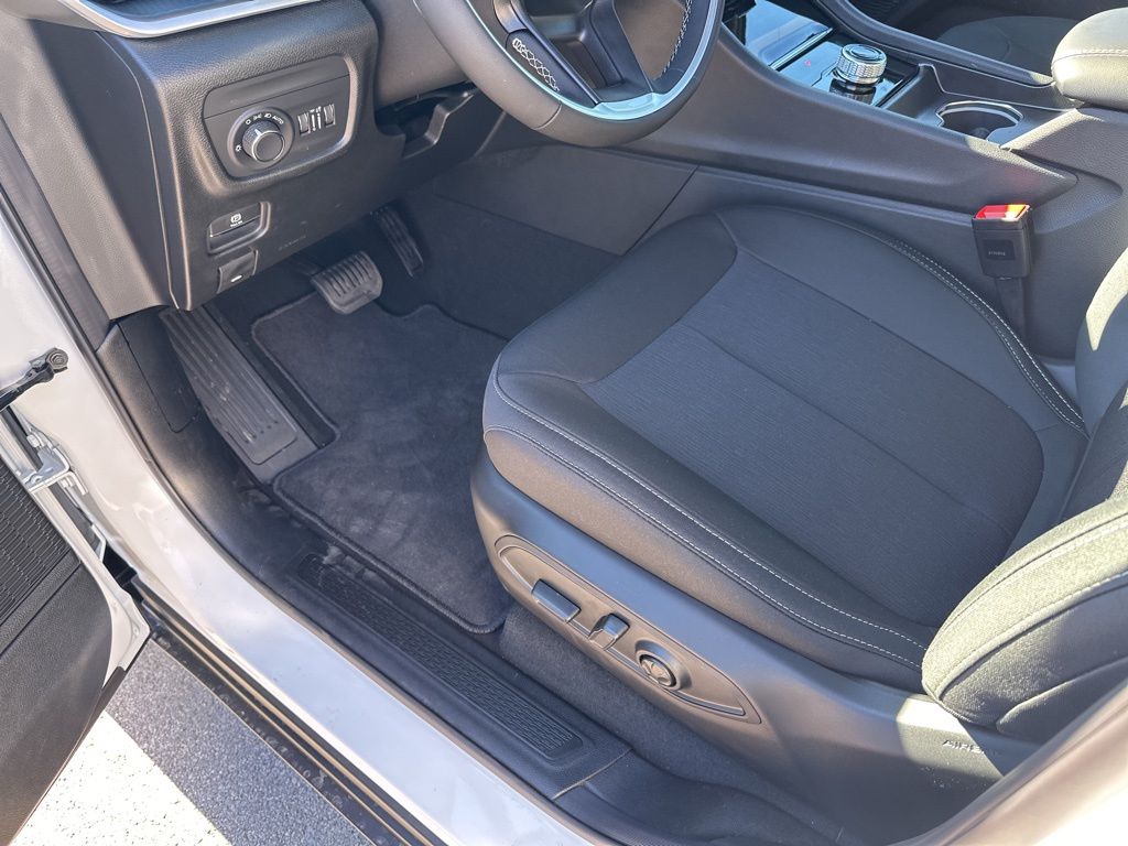 New Car 2025 Jeep Grand Cherokee  For Sale Under $40,000 In Austin, Texas