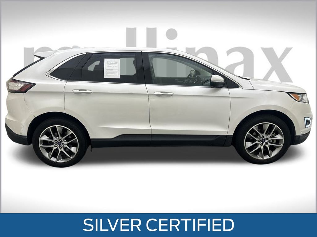 2016 Ford Edge Titanium photo 2