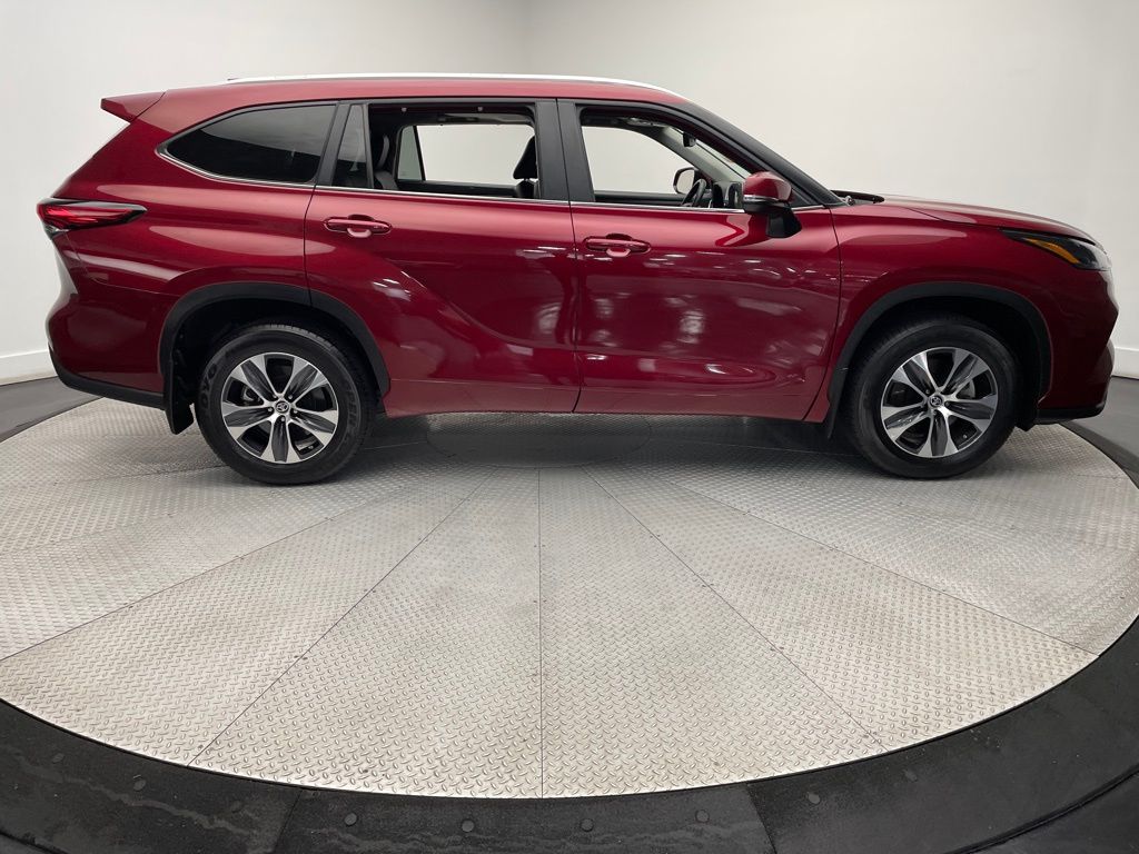 2023 Toyota Highlander XLE 4