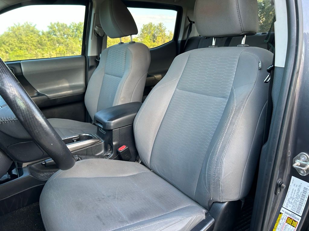 Thumbnail: 2017 Toyota Tacoma - 14