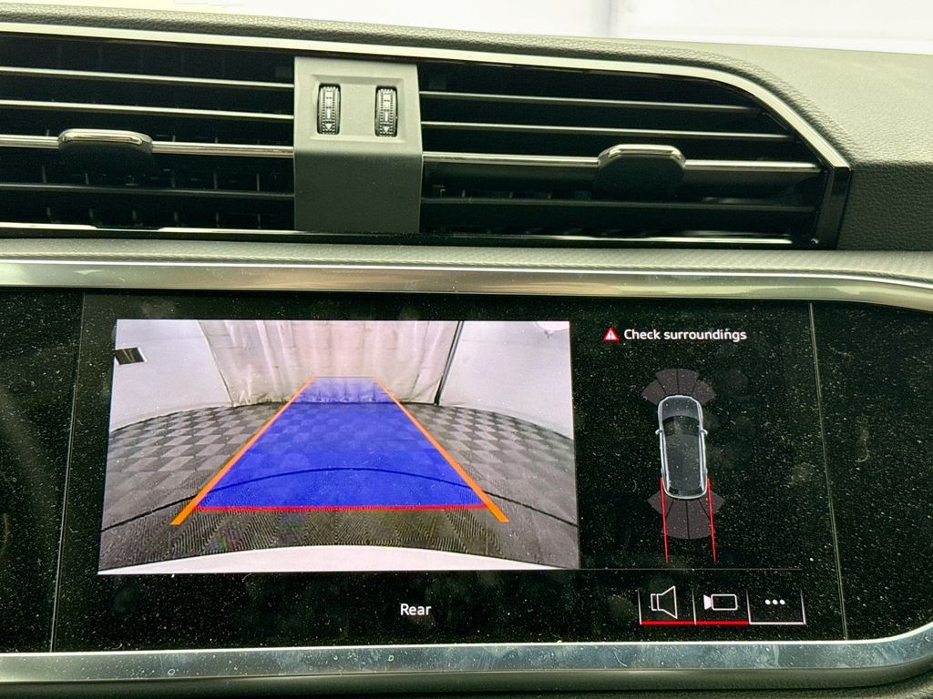 Thumbnail: 2025 Audi Q3 - 14