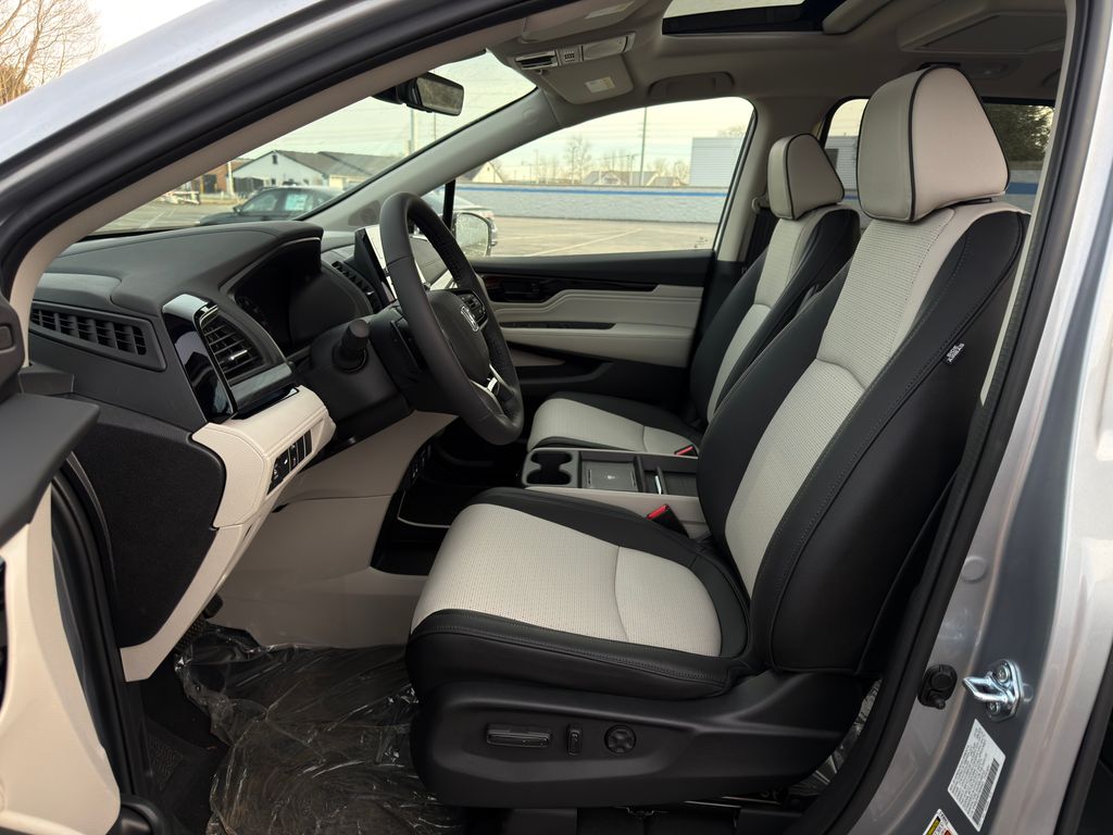 Thumbnail: 2026 Honda Odyssey - 18