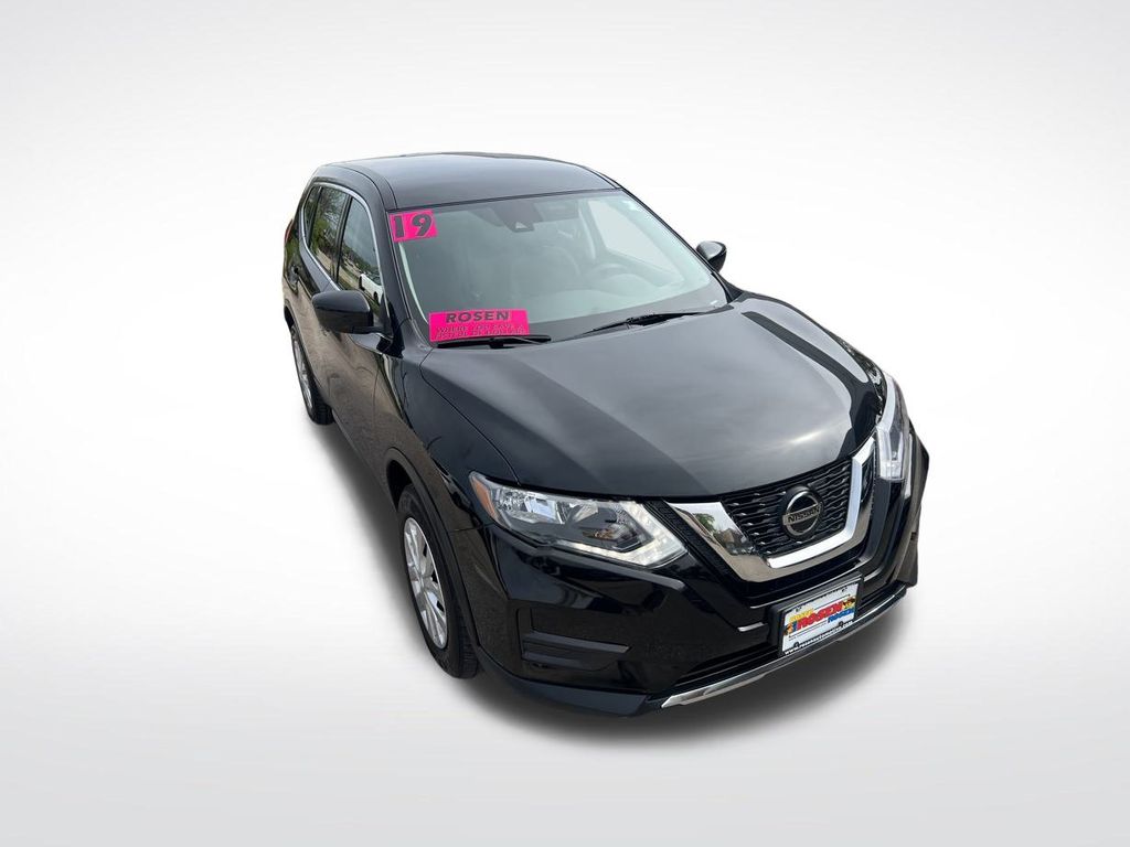 2019 Nissan Rogue S photo