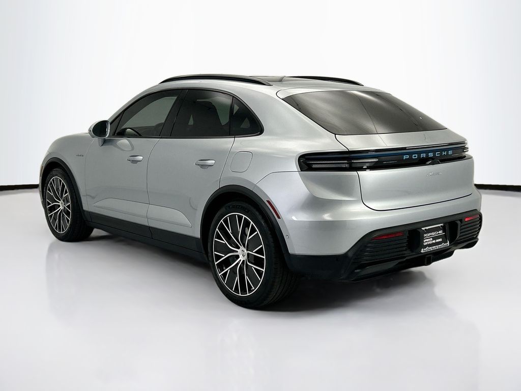 Thumbnail: 2025 Porsche Macan - 3