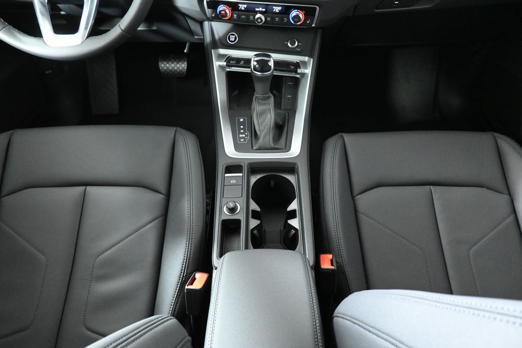 Thumbnail: 2025 Audi Q3 - 19