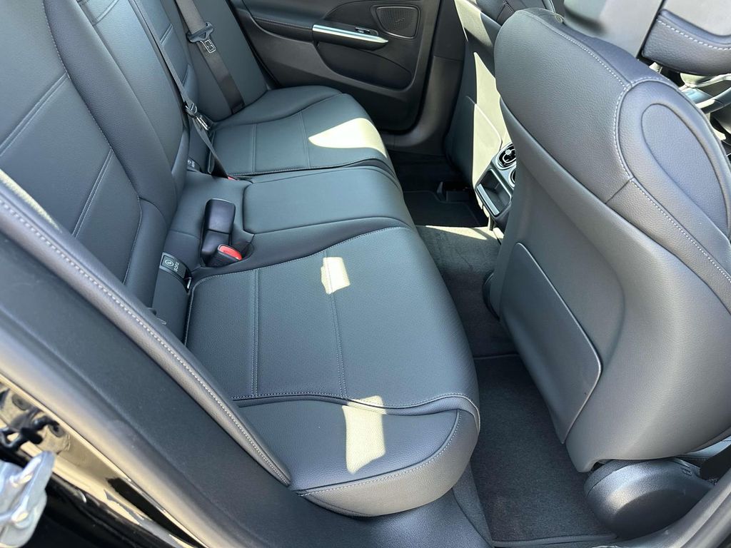 2025 Mercedes-Benz C-Class C 300 20