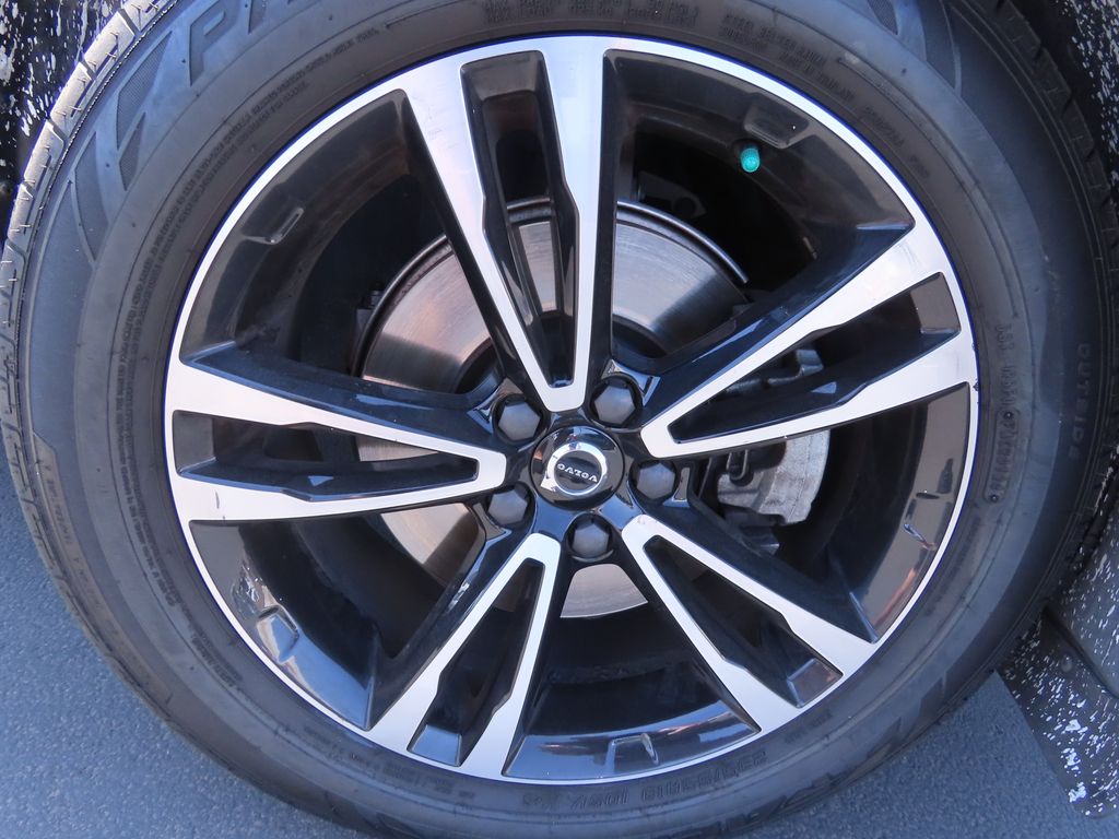 Thumbnail: 2020 Volvo XC60 - 18
