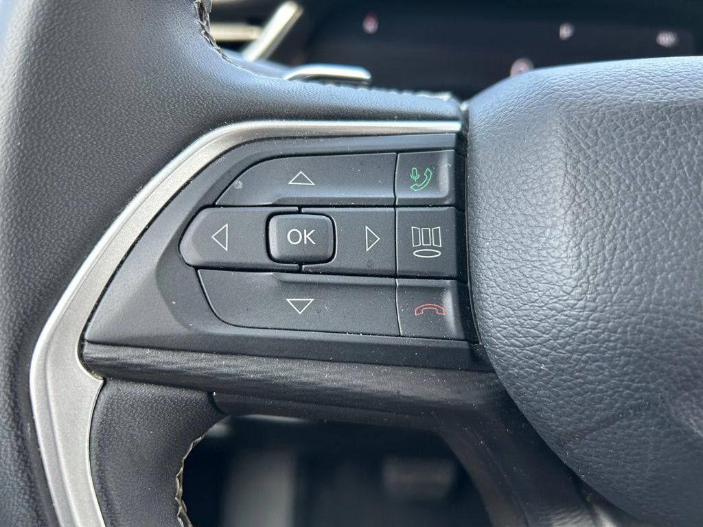 Thumbnail: 2023 Jeep Grand Cherokee L - 21