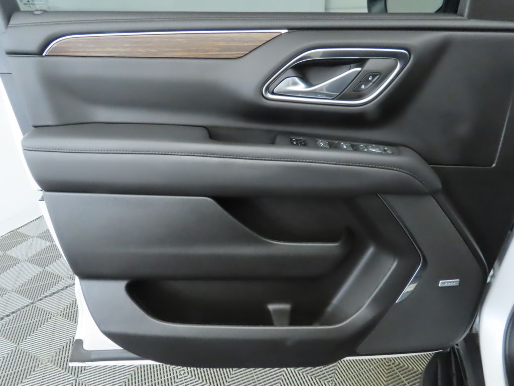 2023 Chevrolet Suburban High Country 25