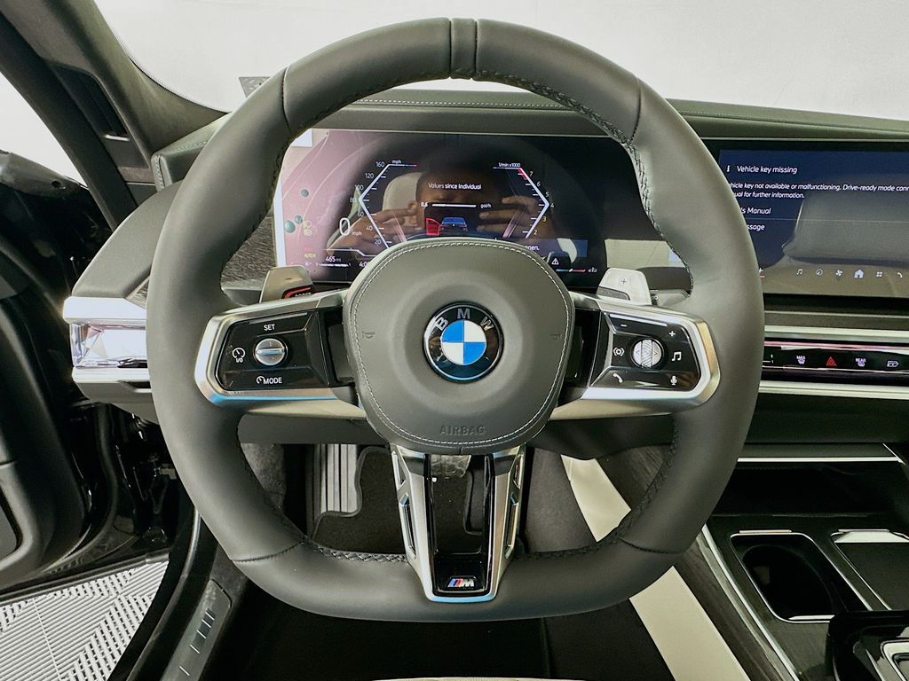 Thumbnail: 2026 BMW 7 Series - 10