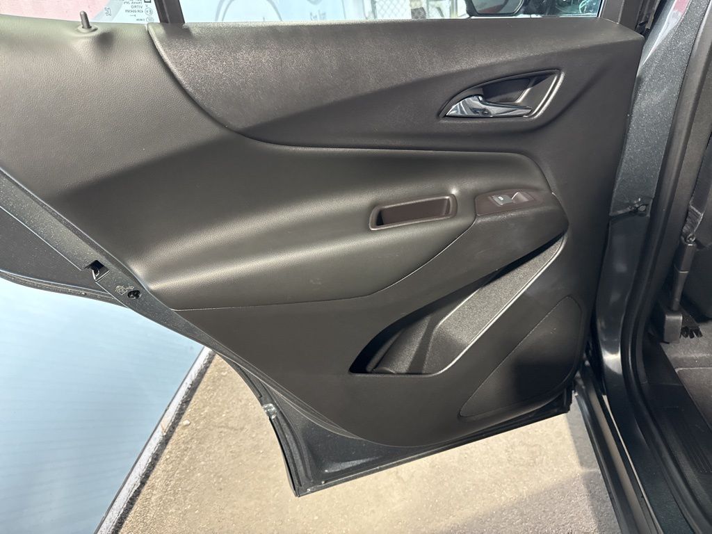 Thumbnail: 2020 Chevrolet Equinox - 27