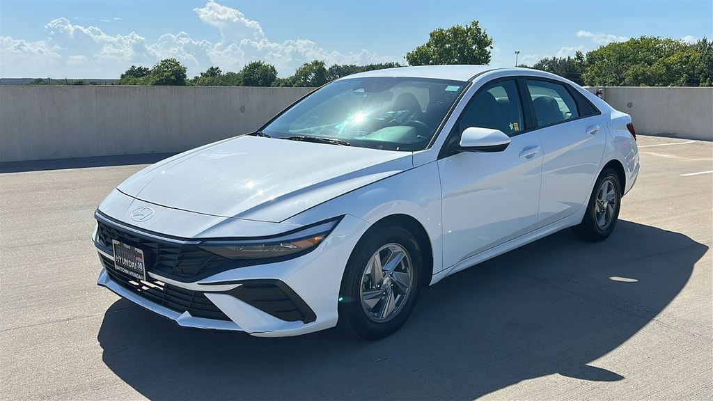 2024 Hyundai Elantra SE White at Classic Elite Chevrolet Sugar Land