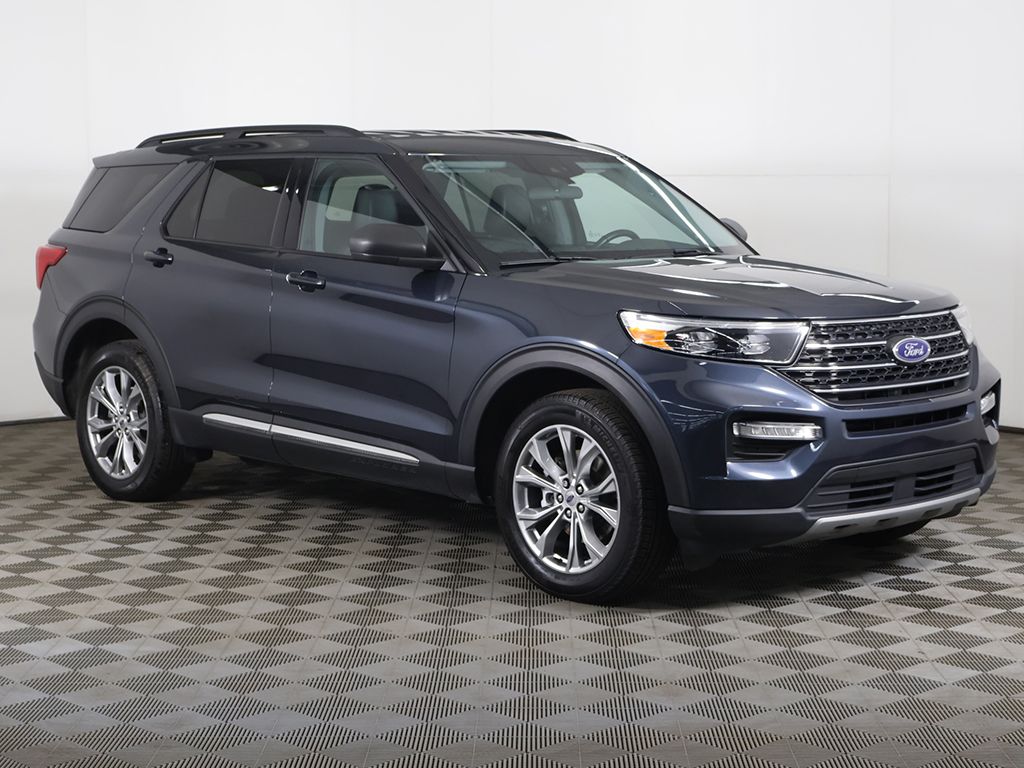 Used 2024 Blue Ford XLT image 2