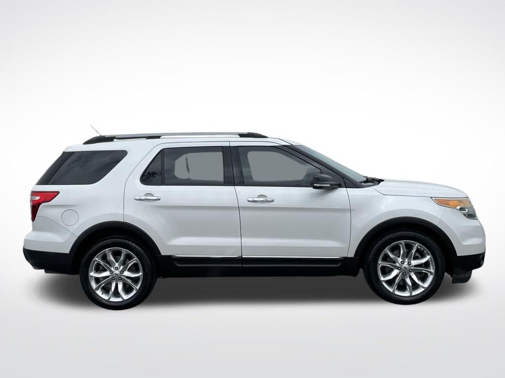 Thumbnail: 2015 Ford Explorer - 7