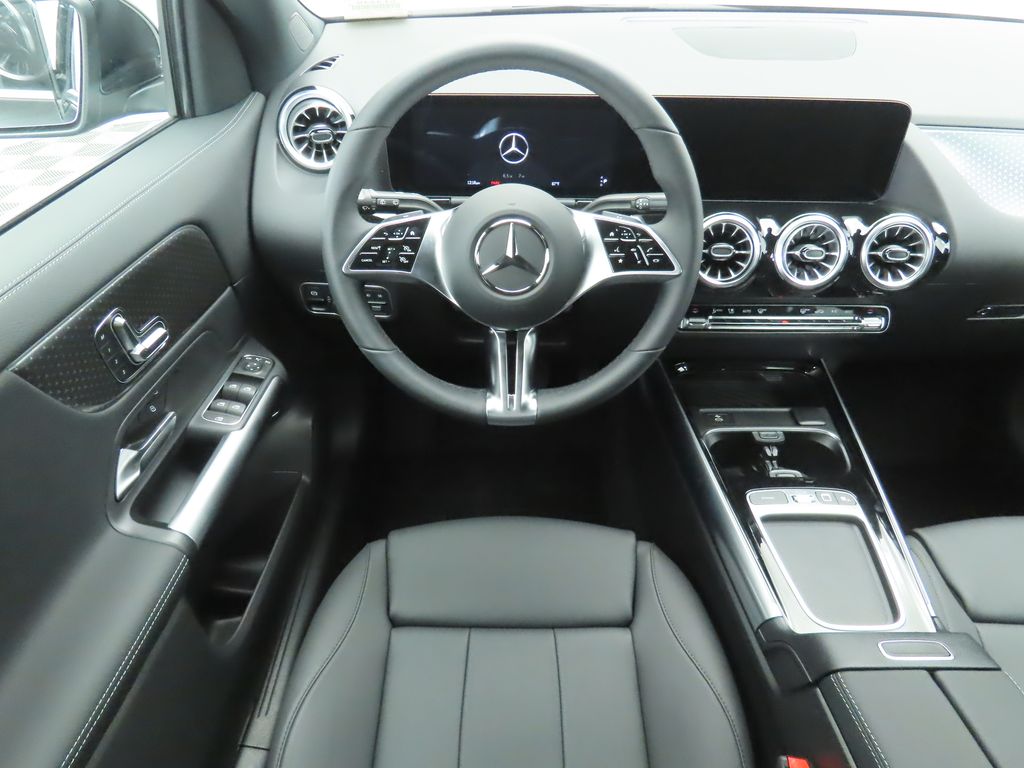 Thumbnail: 2025 Mercedes-Benz GLA - 10