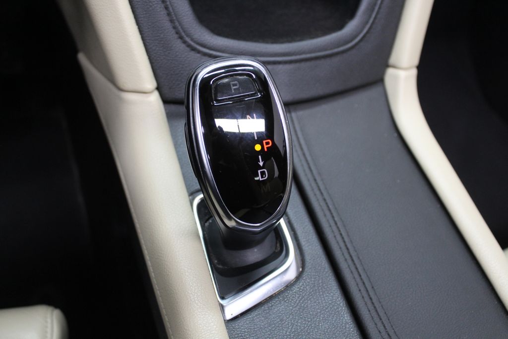 Thumbnail: 2017 Cadillac XT5 - 13