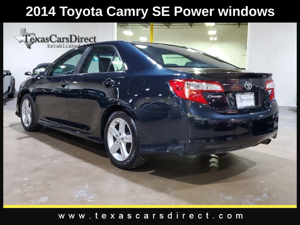 2014 Toyota Camry SE 12