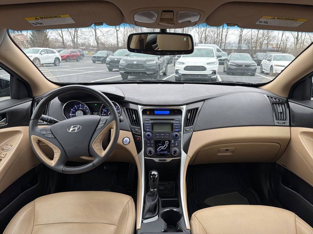 Thumbnail: 2013 Hyundai Sonata - 12