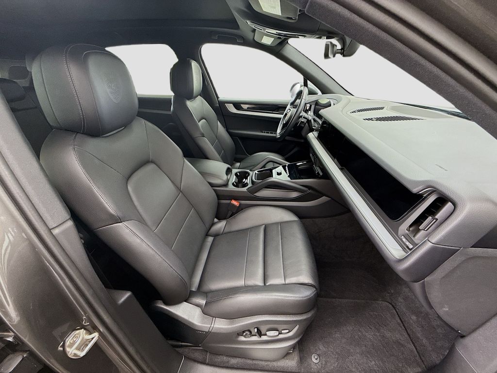 Thumbnail: 2024 Porsche Cayenne - 21