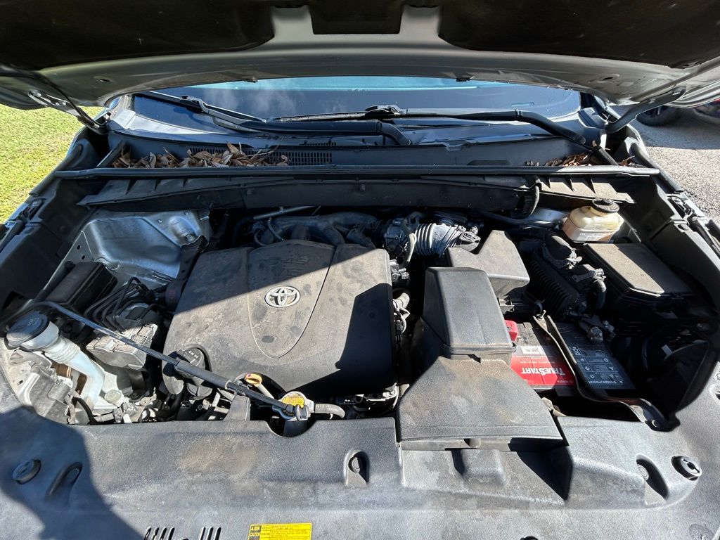 Thumbnail: 2017 Toyota Highlander - 11