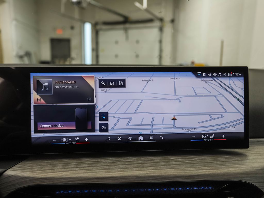 Thumbnail: 2026 BMW i4 - 15