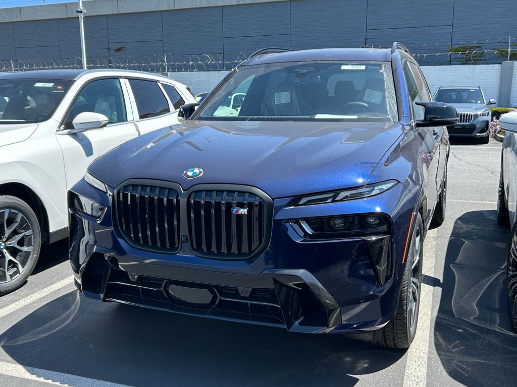 2026 BMW X7 M60i 2