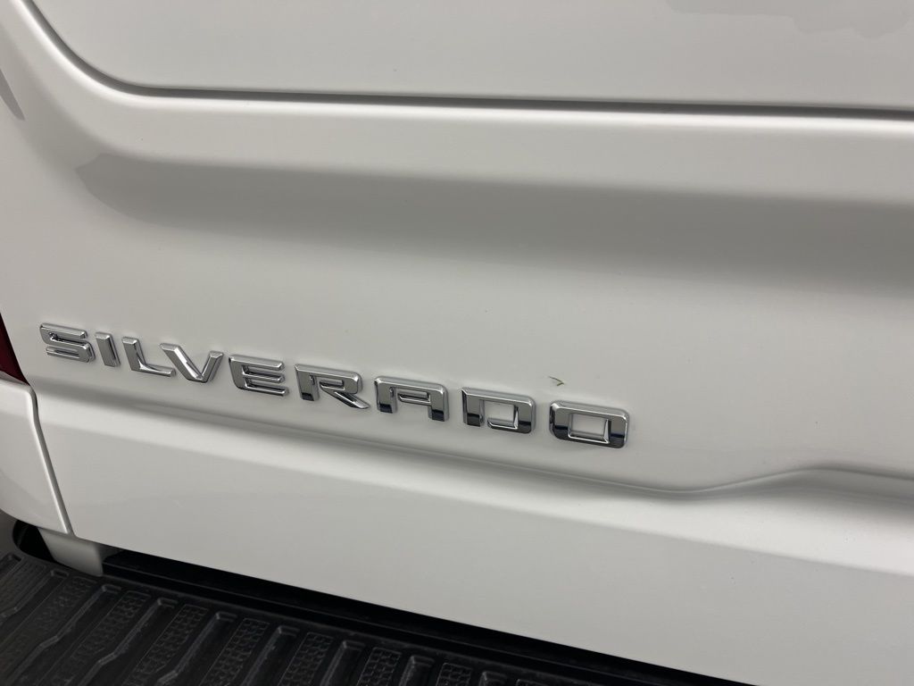 Thumbnail: 2025 Chevrolet Silverado 1500 - 18