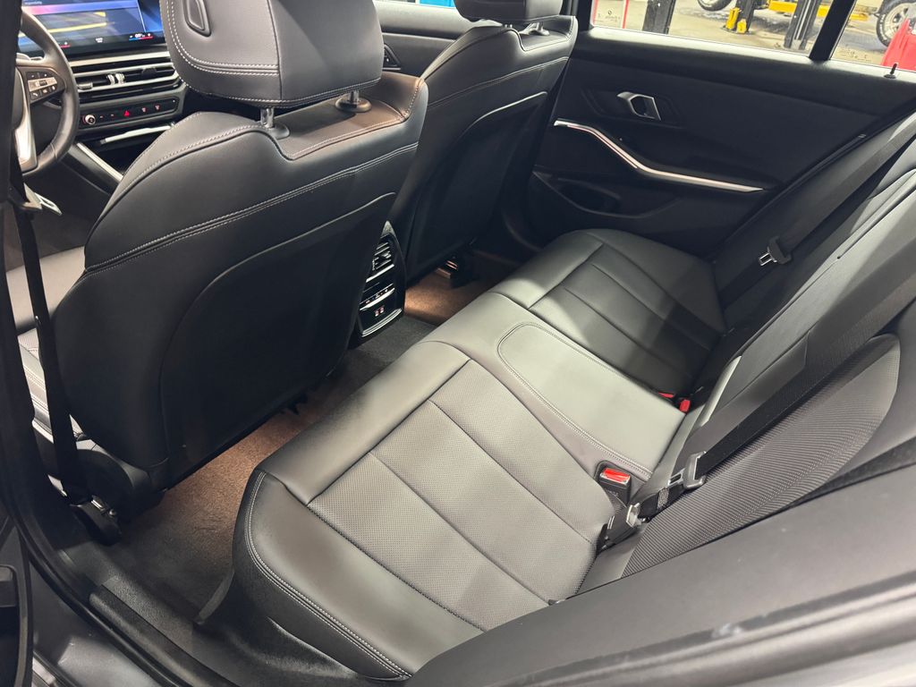 2024 BMW 3 Series 330i