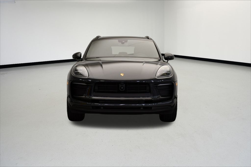 Thumbnail: 2026 Porsche Macan - 10