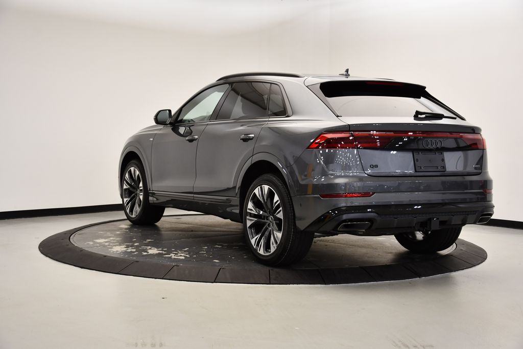 2025 Audi Q8  3