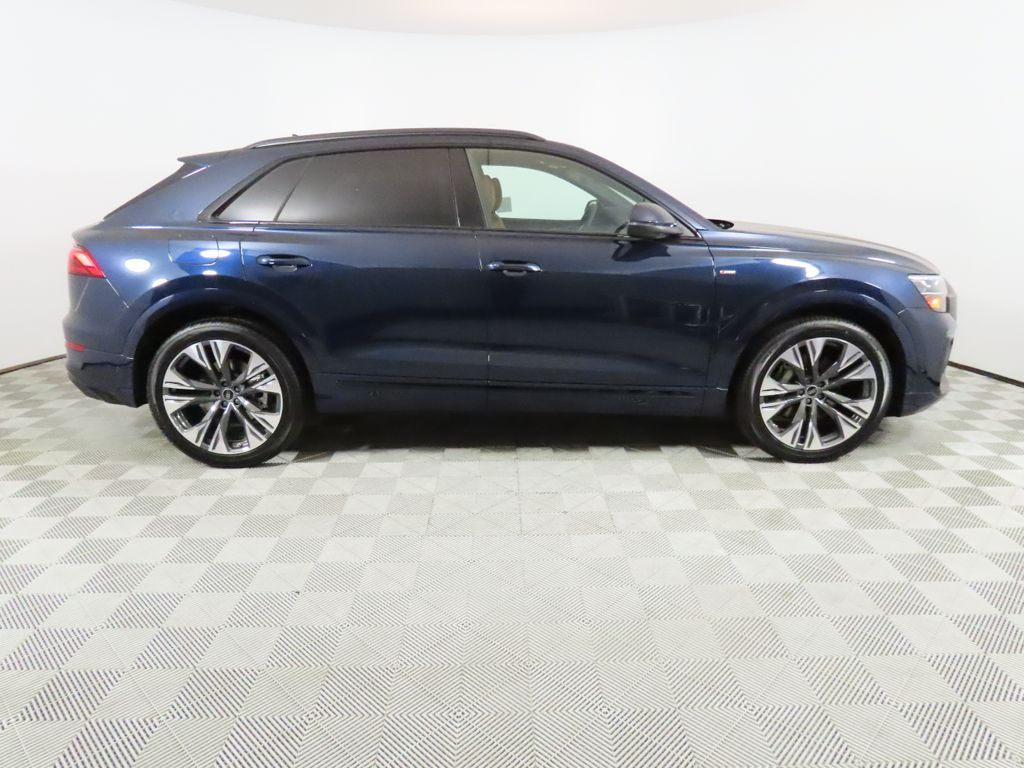 Thumbnail: 2026 Audi Q8 - 6