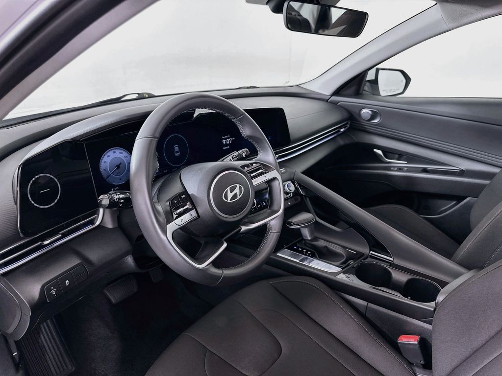 Thumbnail: 2025 Hyundai Elantra - 9