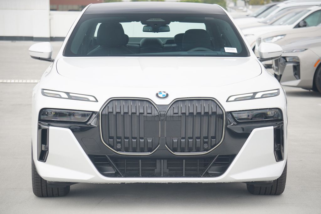 Thumbnail: 2026 BMW 7 Series - 2