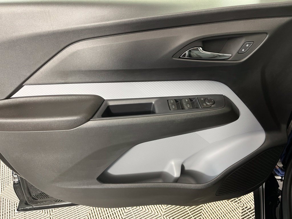 Thumbnail: 2027 Chevrolet Bolt EV - 25