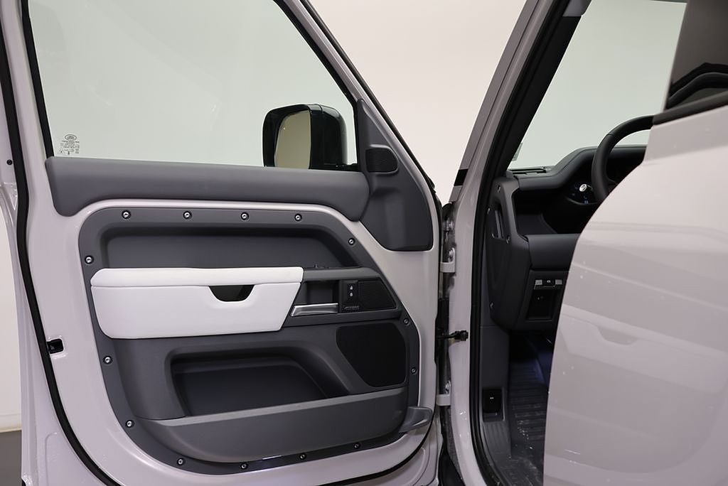 Thumbnail: 2026 Land Rover Defender - 25