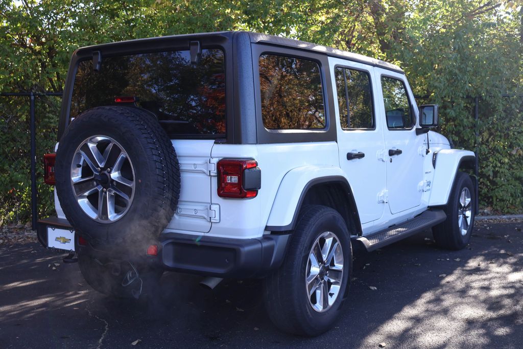 2020 Jeep Wrangler Unlimited Sahara 8