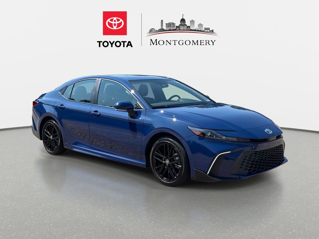 2025 Toyota Camry SE FWD