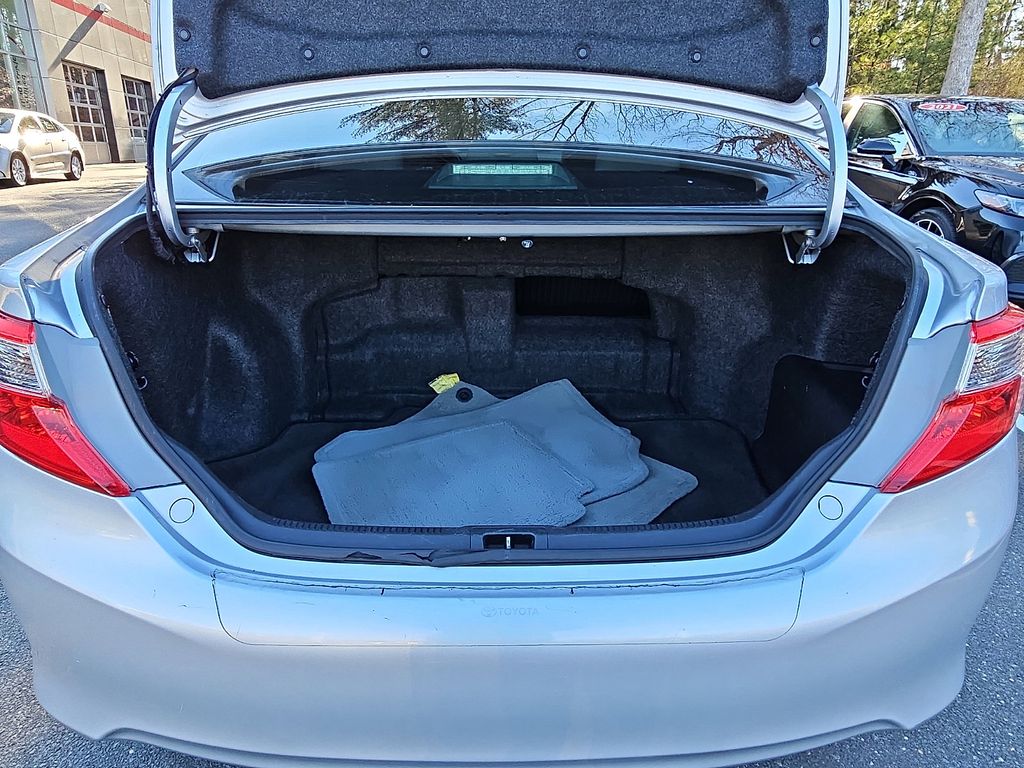 Thumbnail: 2012 Toyota Camry - 30