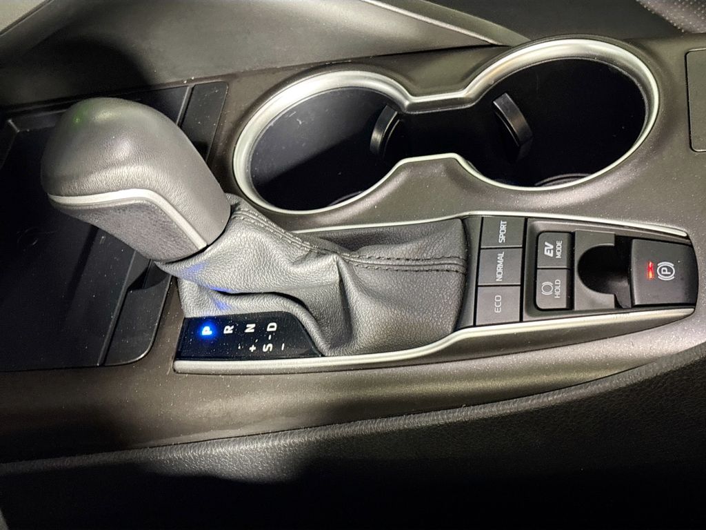 2024 Toyota Camry Hybrid XLE