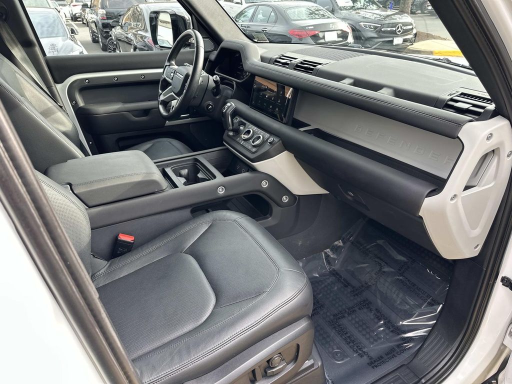 Thumbnail: 2024 Land Rover Defender - 21