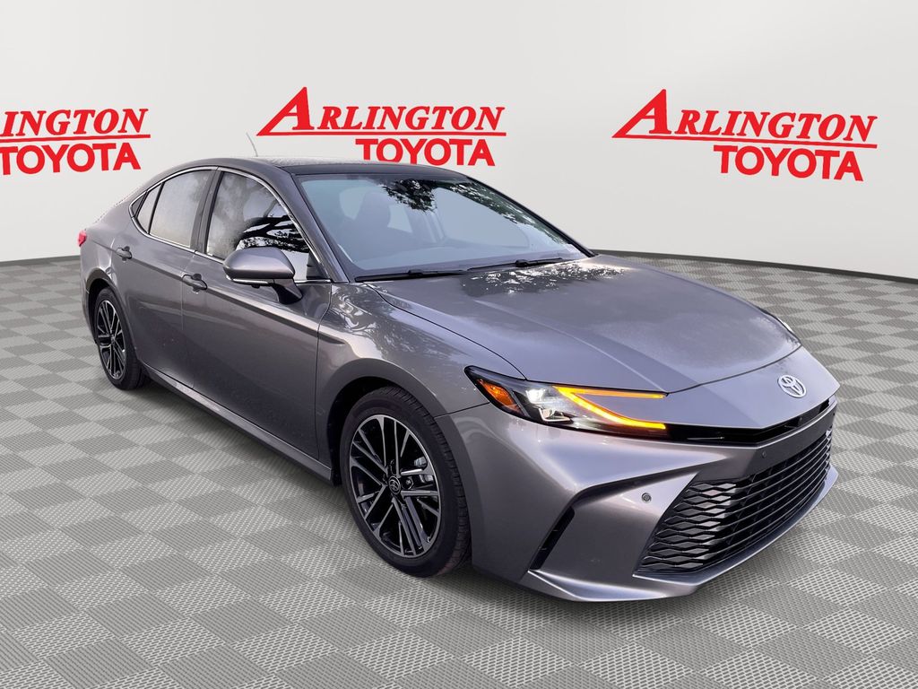 2025 Toyota Camry XLE's photo