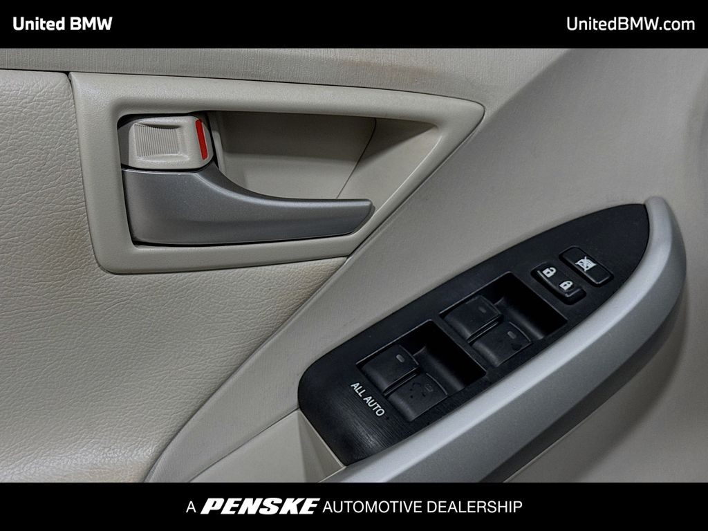 Thumbnail: 2014 Toyota Prius - 3