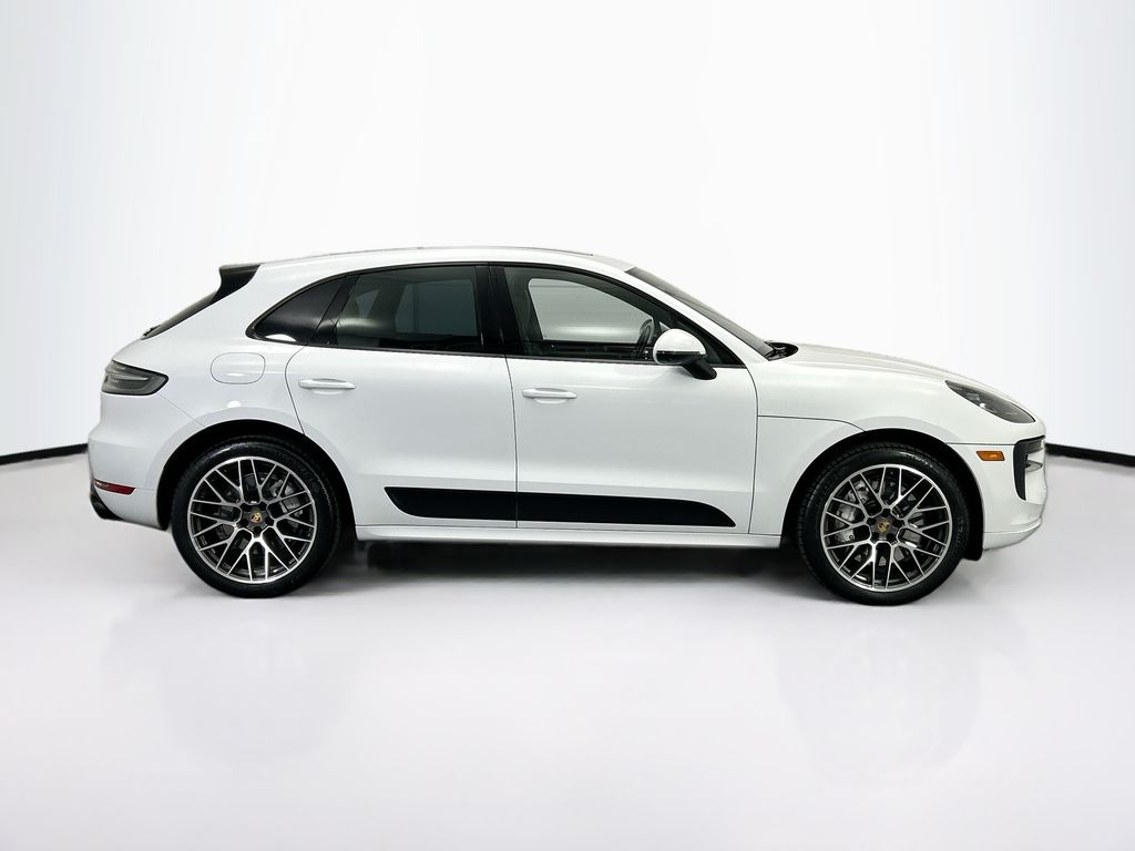 Thumbnail: 2021 Porsche Macan - 4