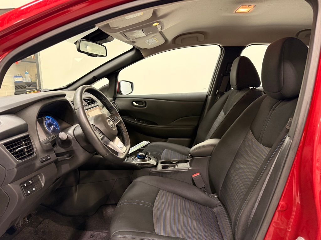 Thumbnail: 2023 Nissan Leaf - 10