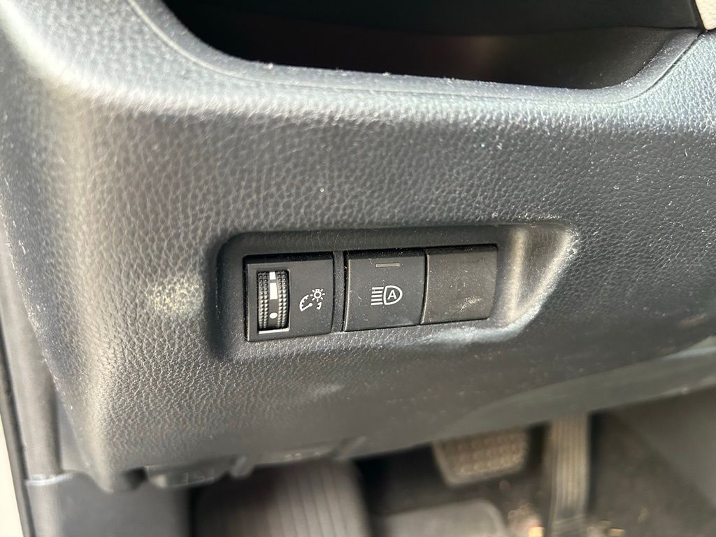 Thumbnail: 2019 Toyota RAV4 - 17
